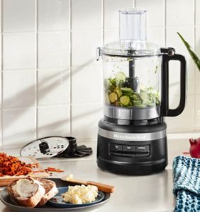 KitchenAid 11 cup Food Processor with attachment kit good